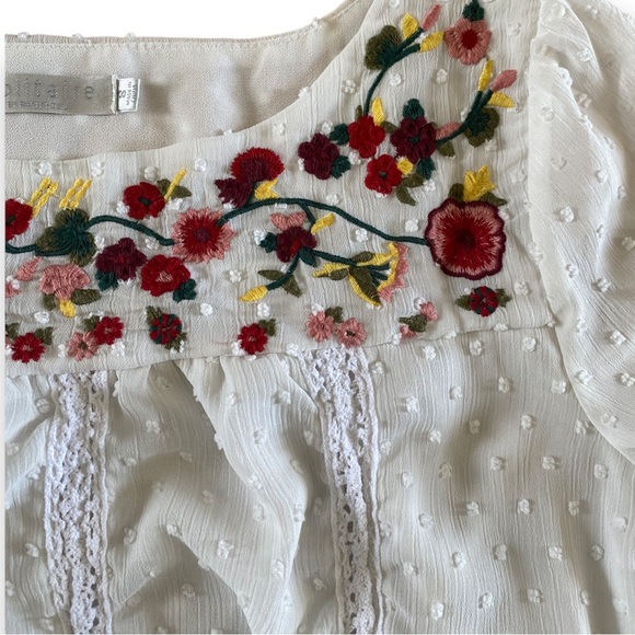 Solitaire embroidered peasant top with dots and lace 3/4 sleeve - Picture 4 of 8